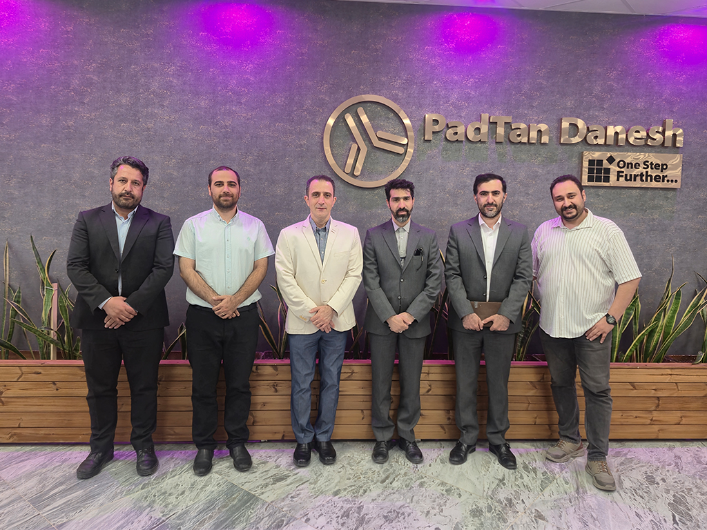 *بازدید مدیرعامل شهرک صنعتی دارویی برکت و هیئت همراه از کارخانه پادتن دانش در شهرک صنعتی دارویی برکت*  